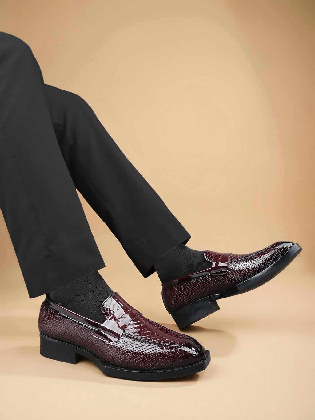 BAXXICO Premium Crocodile Texture Loafers with Elevated Heel Design