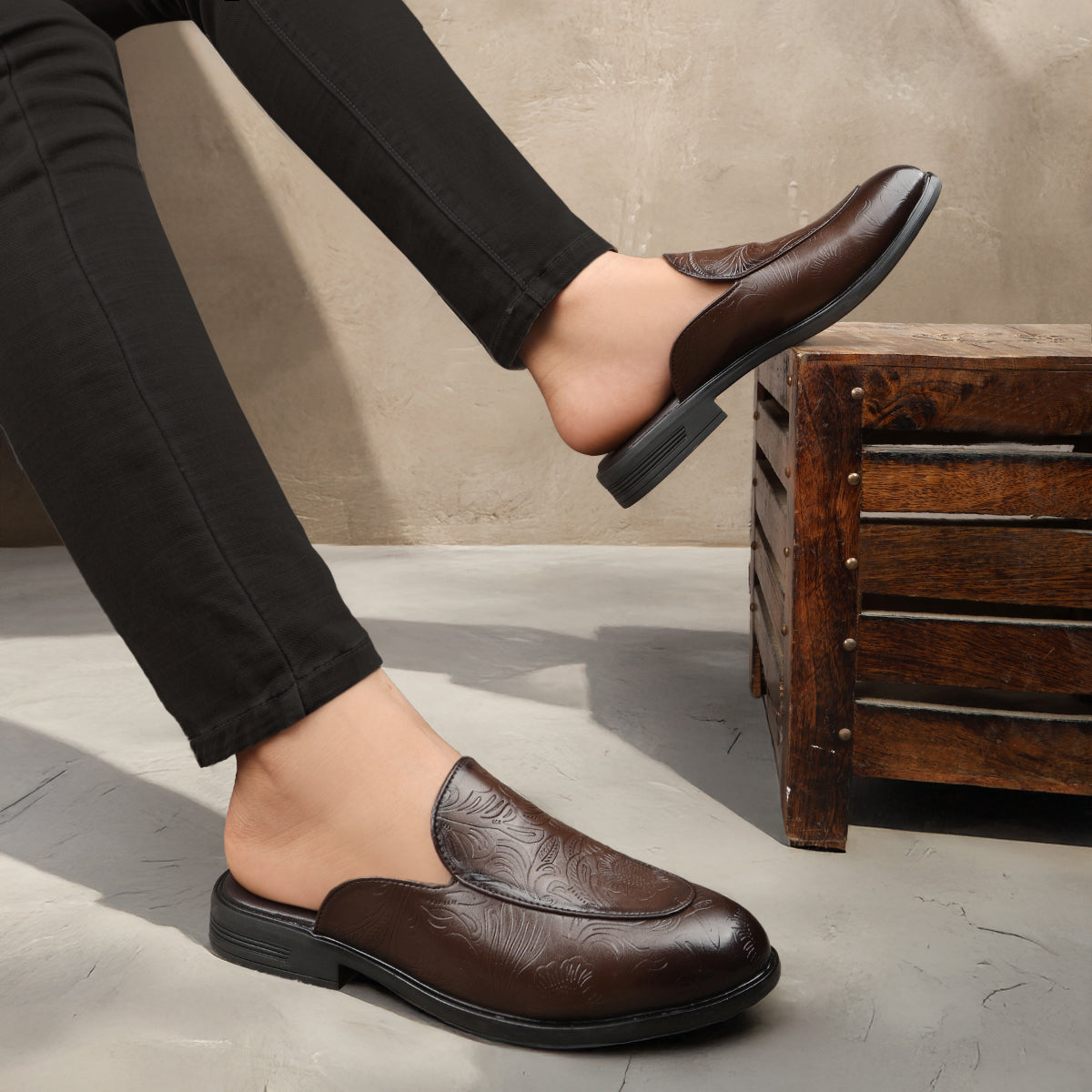 BAXXICO Luxury Slip On Mule Shoes Crafted for Bold Modern Fashion